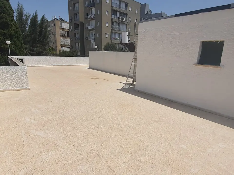 מרפסת גג מוגמרת אחרי עבודת איטום